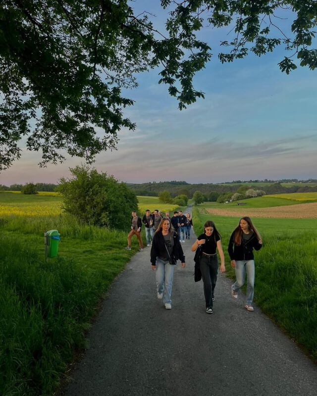 Letzte Woche haben wir unsere benachbarten Freunde @bs.schwalbach besucht. Vielen Dank nochmal für das spontane Bereitstellen von zwei Tischen und einem super stimmungsvollen Abend. Nach einem ruhigen Samstag, folgte dann am Sonntag, bei bestem Wetter, der Kirmeszug in Schwalbach mit anschließendem Frühschoppen.