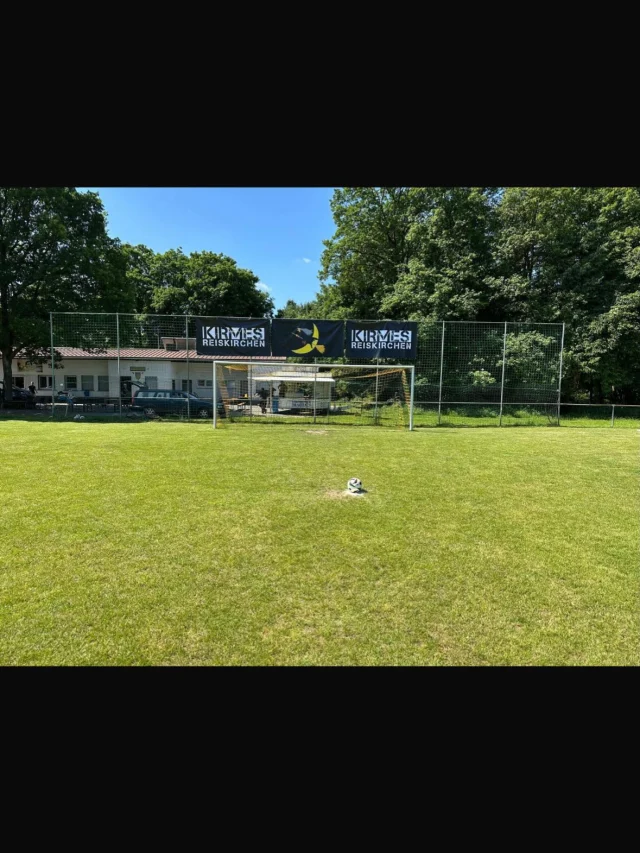 📸 Recap zum Elfmeterschießturnier aus dem vergangenen Jahr! 16 Teams gingen am Glas, sowie vom Punkt an den Start. Wir hoffen, dass wir euch auch in diesem Jahr wieder bei strahlendem Sonnenschein, mit frisch gezapften Bier begrüßen dürfen! 📸⚽️🍻